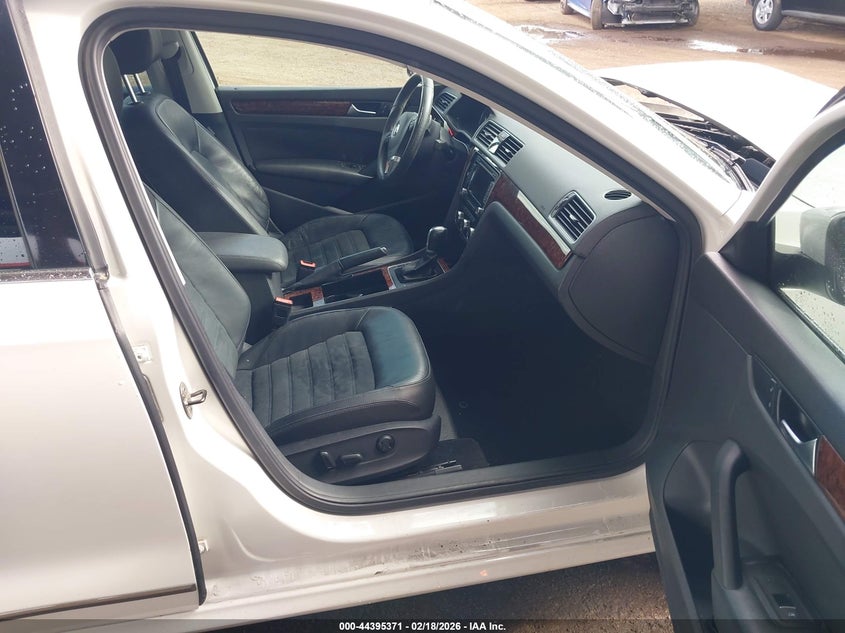 2012 Volkswagen Passat 3.6L V6 Sel Premium