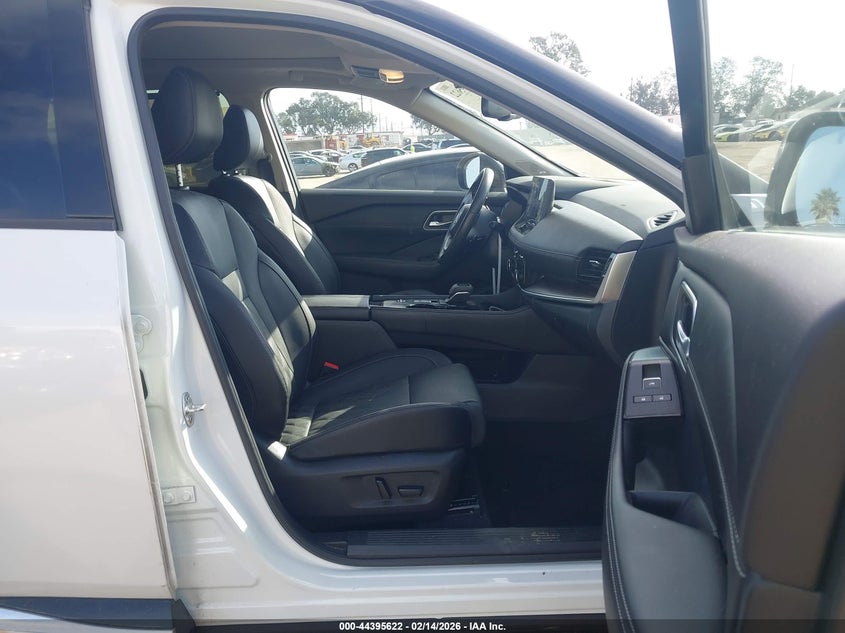 2024 Nissan Rogue Platinum Fwd