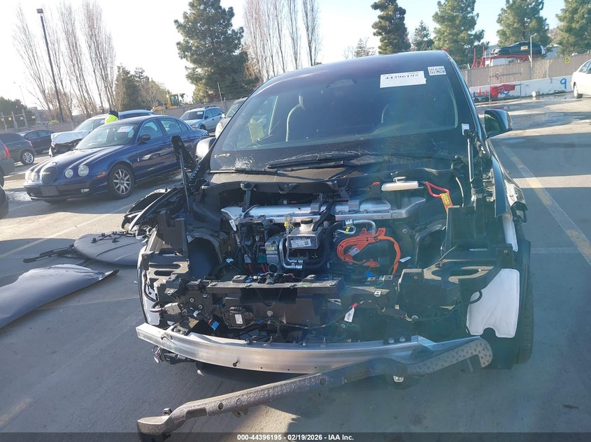 2026 Tesla Model X Plaid VIN: 7SAXCBE63TF477867 Lot: 44396195