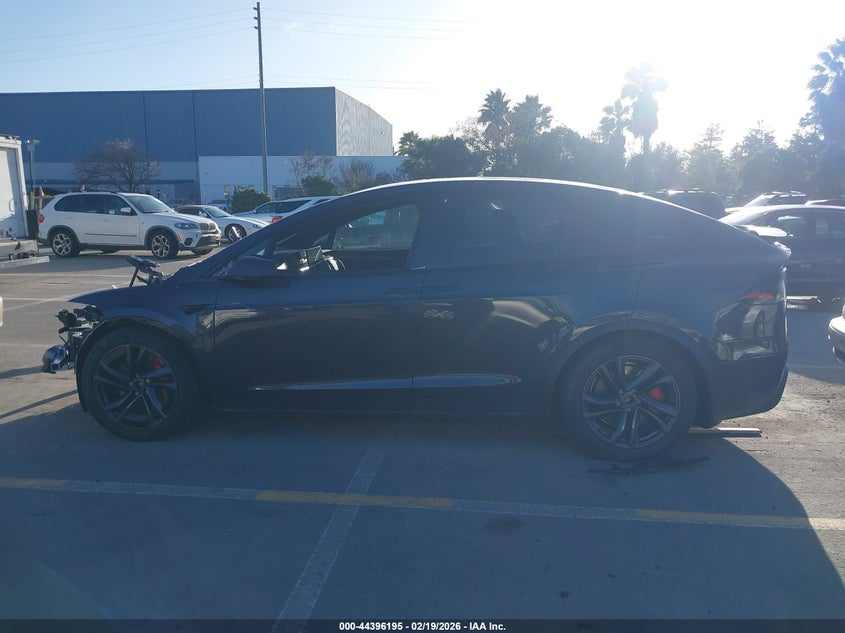 2026 Tesla Model X Plaid VIN: 7SAXCBE63TF477867 Lot: 44396195