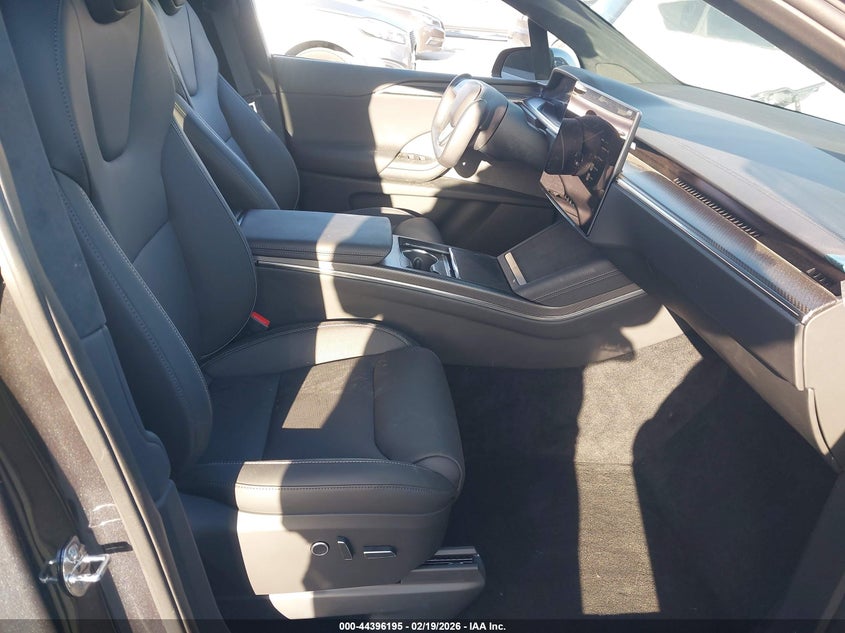 VIN: 7SAXCBE63TF477867 2026 TESLA MODEL X PLAID
