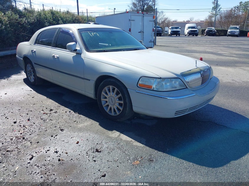 2006 Lincoln Town Car Signature