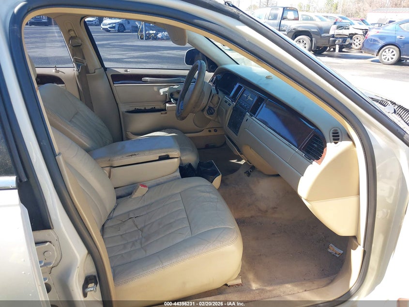 2006 Lincoln Town Car Signature