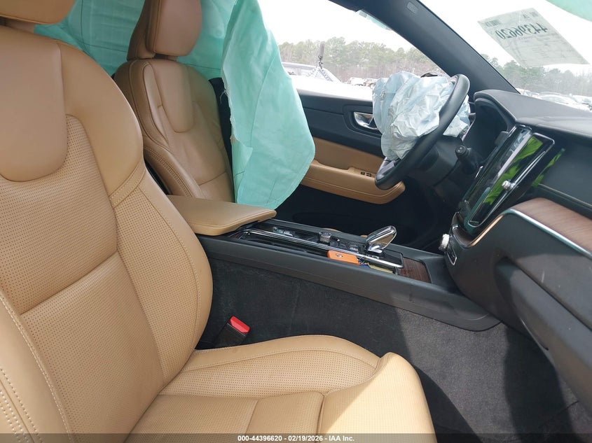 2022 Volvo Xc60 B5 Inscription