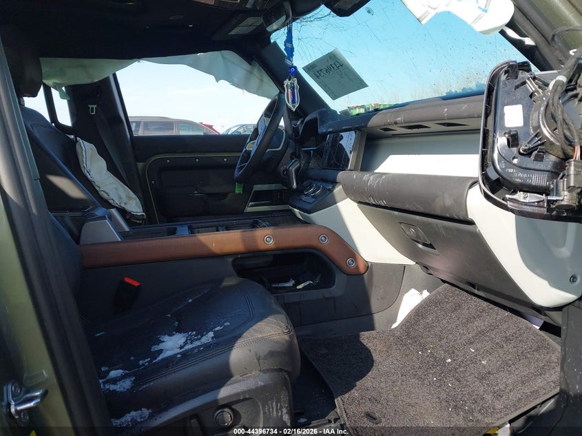 2024 Land Rover Defender 110 P400 S