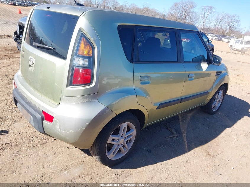 2010 Kia Soul +