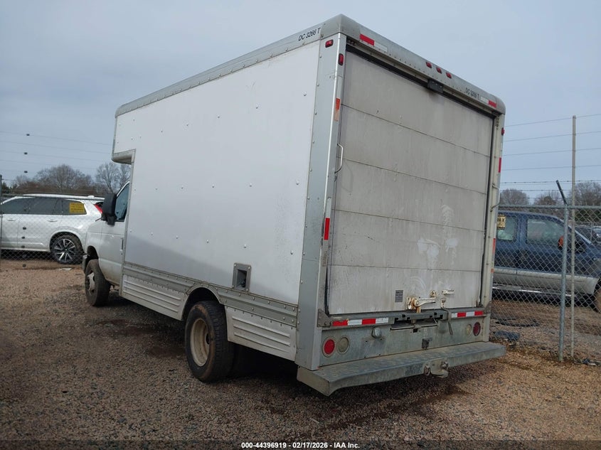 2008 Ford E-450 Cutaway