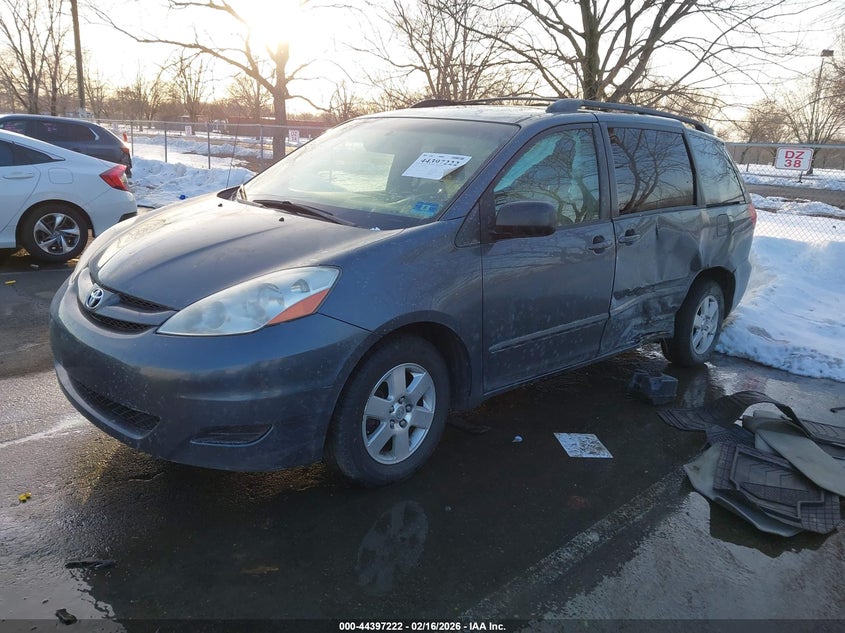 2010 Toyota Sienna Le 5TDKK4CC3AS313235 photo 1