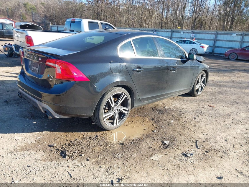 VIN YV149MTSXH2432231 2017 VOLVO S60 T6 R-DESIGN PLATINUM