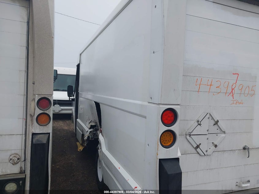 2013 Isuzu Commercial Van