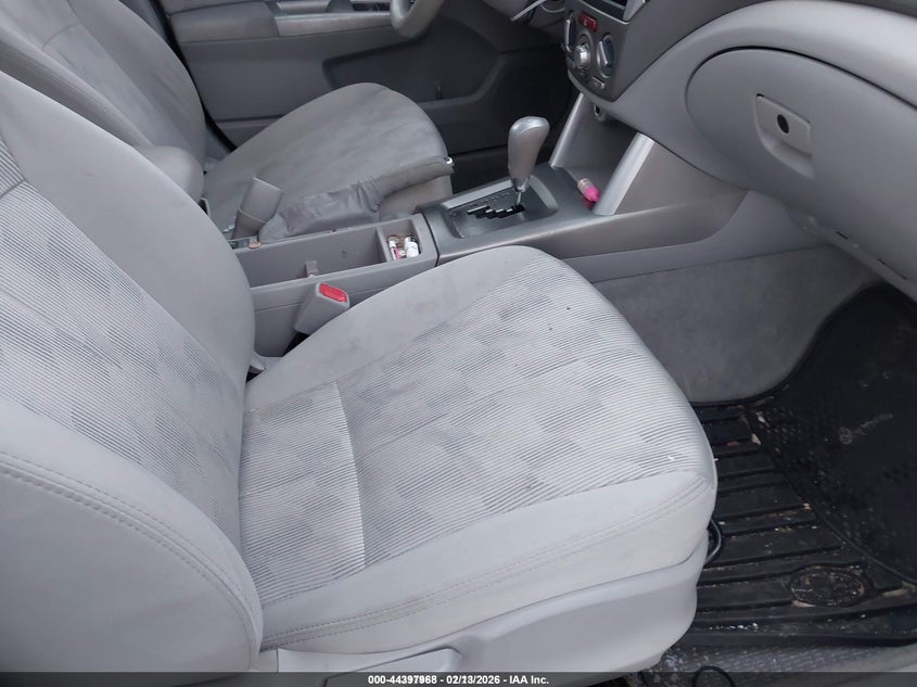 2010 SUBARU FORESTER auction photo 5