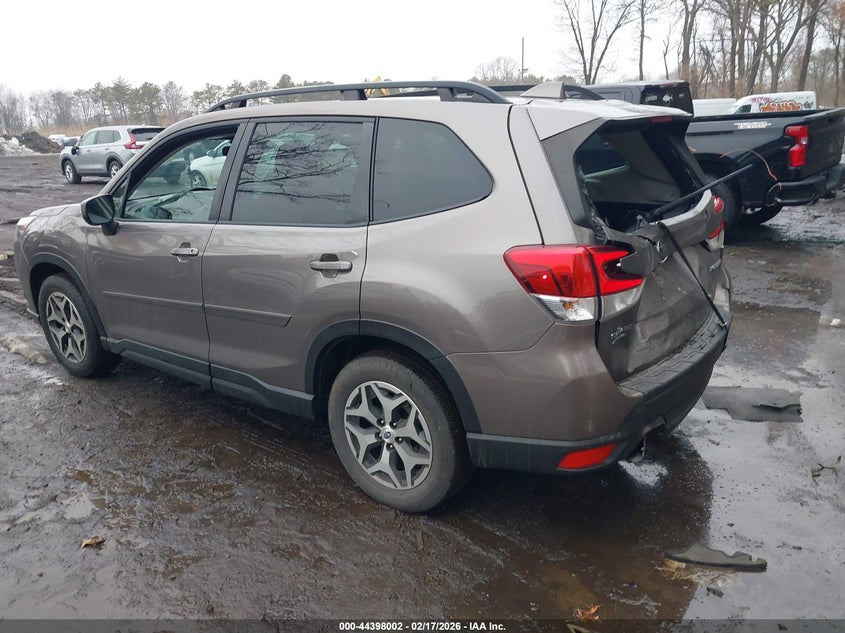 2022 Subaru Forester Premium