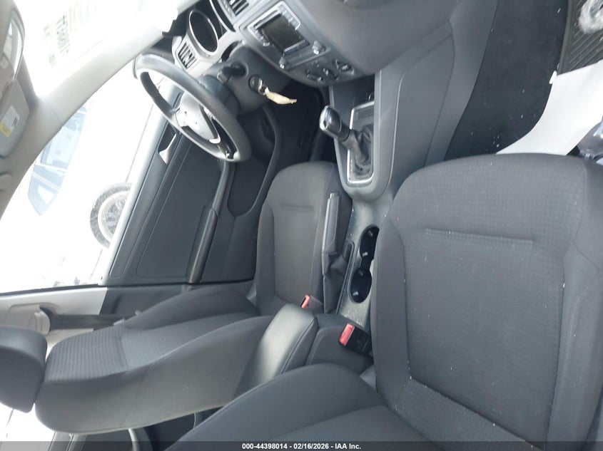 2016 VOLKSWAGEN JETTA auction photo 5