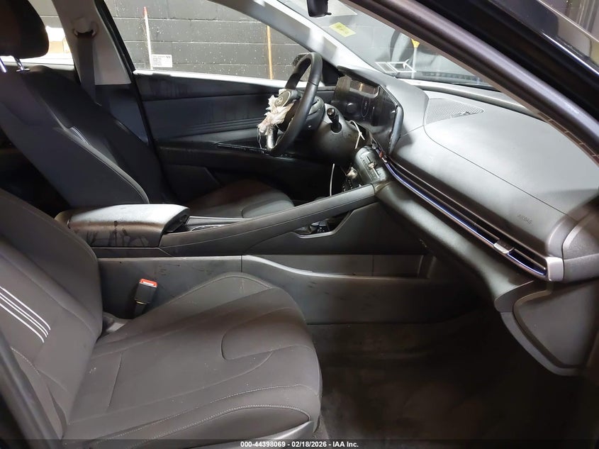 2025 Hyundai Elantra Sel Convenience