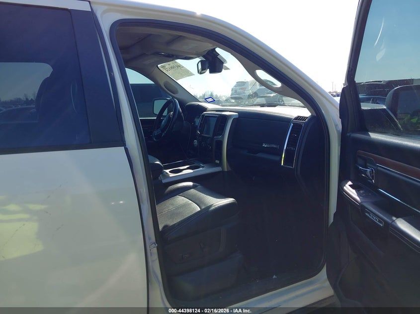 2017 Ram 1500 Laramie 4X4 5'7 Box