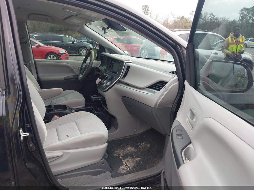 2020 Toyota Sienna L