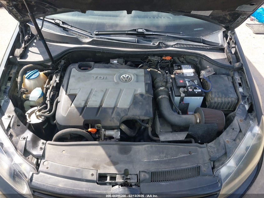 2013 Volkswagen Golf 2.0L Tdi 2-Door VIN: WVWBM7AJ8DW020111 Lot: 44398208
