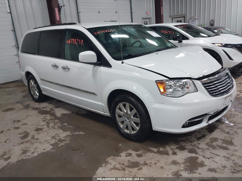 2016 Chrysler Town & Country Touring