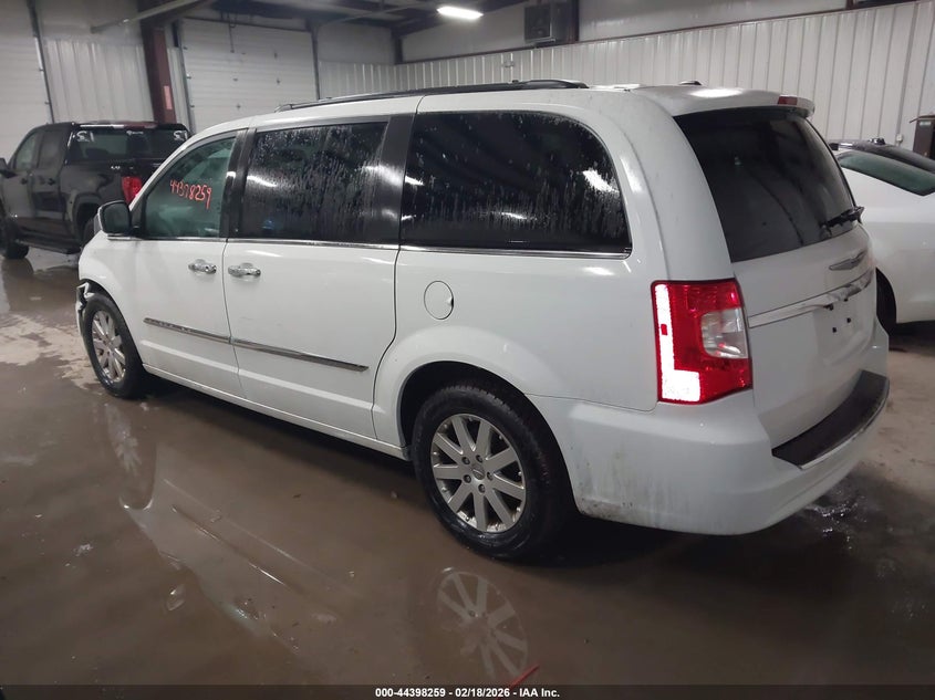 2016 Chrysler Town & Country Touring