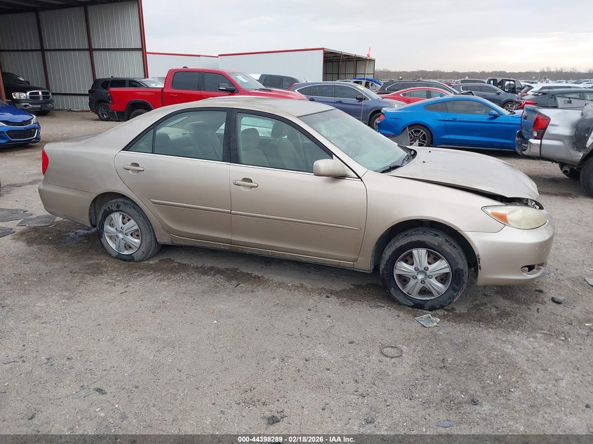 2004 Toyota Camry Le VIN: JTDBE32KX40273463 Lot: 44398289