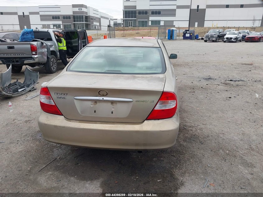 2004 Toyota Camry Le VIN: JTDBE32KX40273463 Lot: 44398289