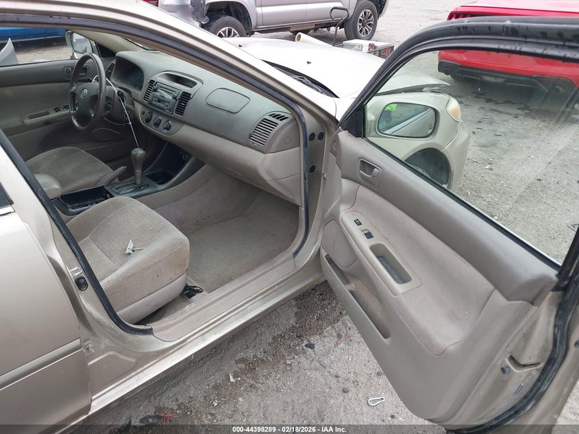 2004 Toyota Camry Le