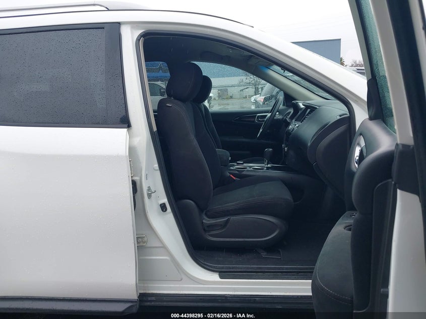 2016 Nissan Pathfinder S