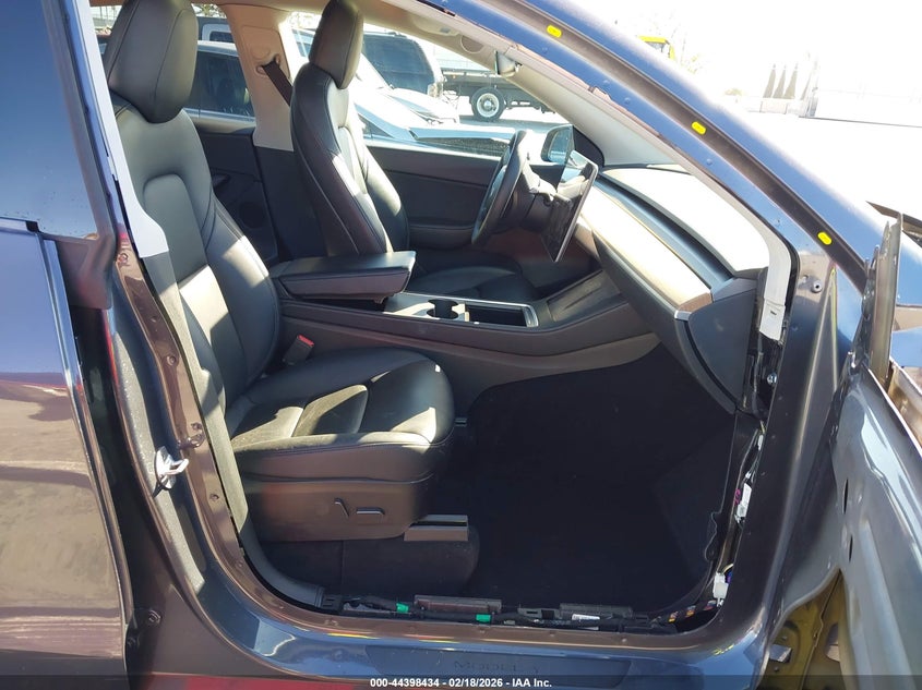 2022 Tesla Model Y Long Range Dual Motor All-Wheel Drive