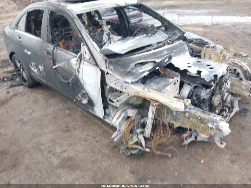 2013 Mercedes-Benz C 250 Sport VIN: WDDGF4HBXDR271147 Lot: 44398580