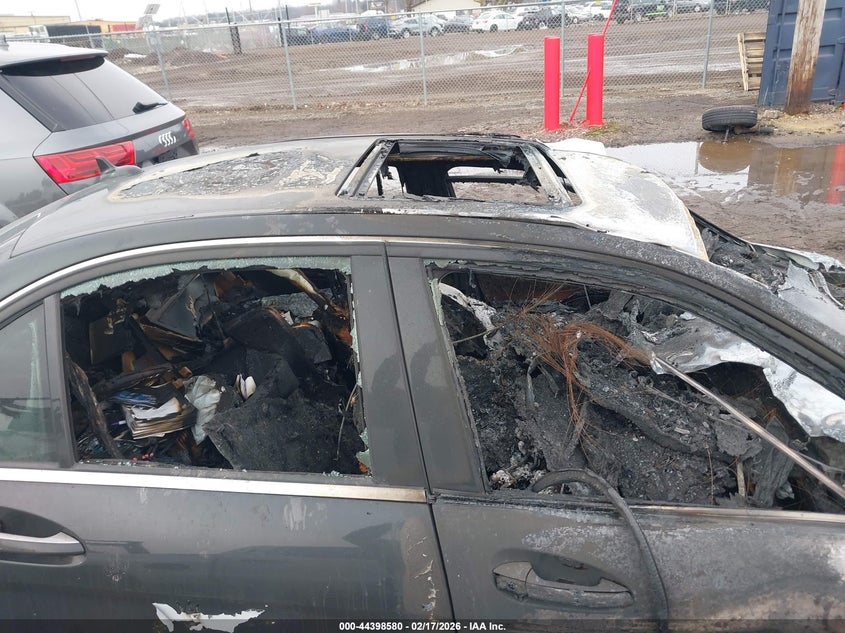 2013 Mercedes-Benz C 250 Sport VIN: WDDGF4HBXDR271147 Lot: 44398580