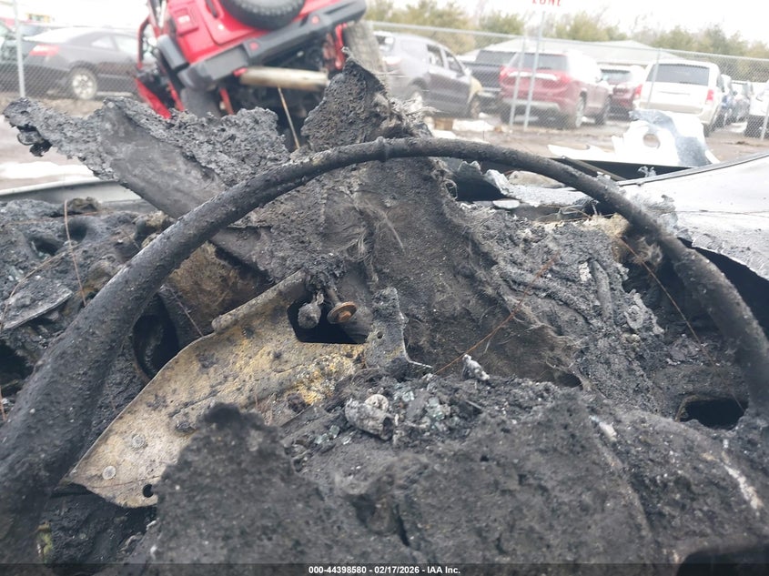 2013 Mercedes-Benz C 250 Sport VIN: WDDGF4HBXDR271147 Lot: 44398580