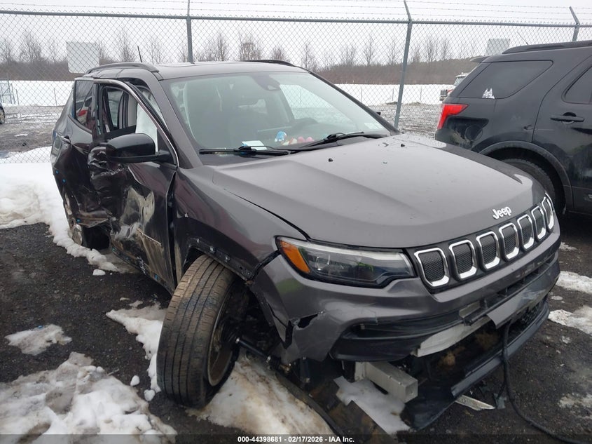 2022 Jeep Compass Latitude Lux 4X4