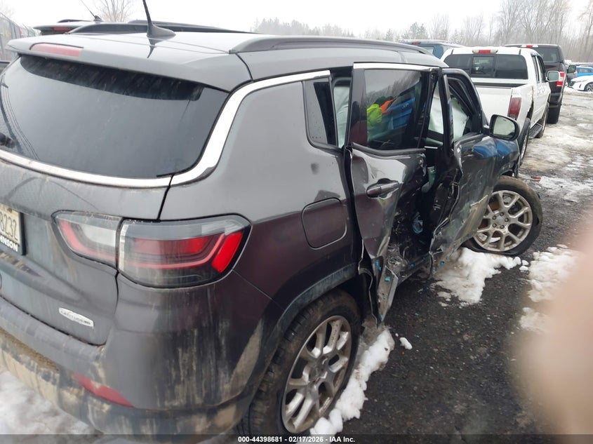 2022 Jeep Compass Latitude Lux 4X4