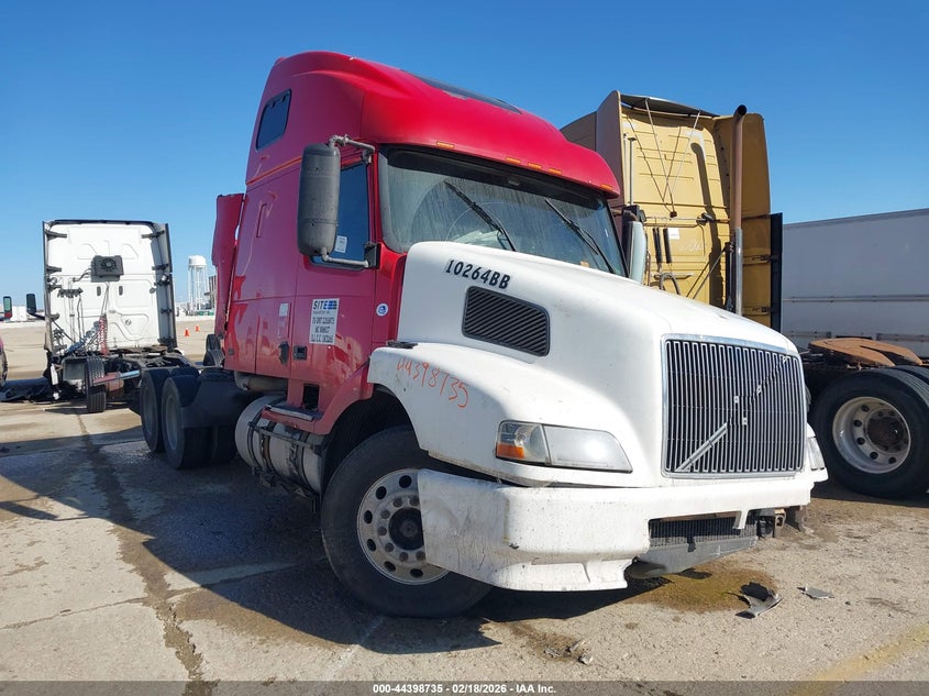 2001 VOLVO VN VNL