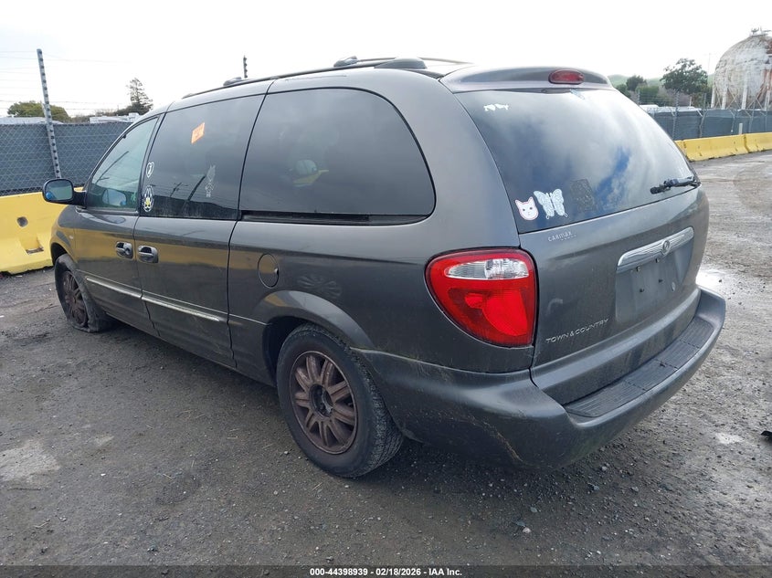 2004 Chrysler Town & Country Touring