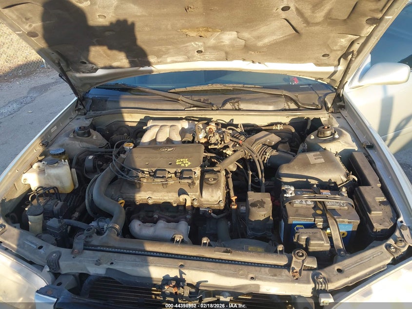 2000 Toyota Camry Le V6 VIN: 4T1BF22K7YU104888 Lot: 44398952