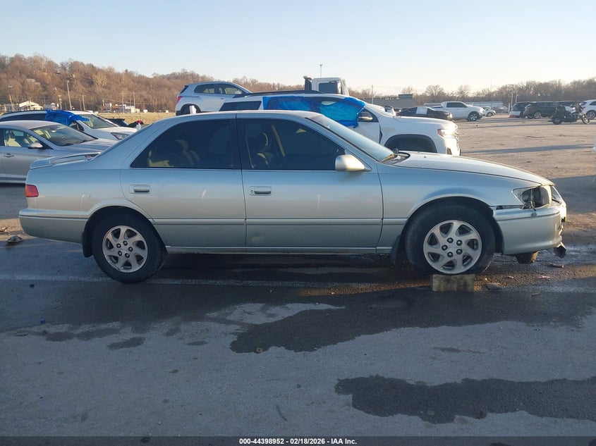 2000 Toyota Camry Le V6 VIN: 4T1BF22K7YU104888 Lot: 44398952