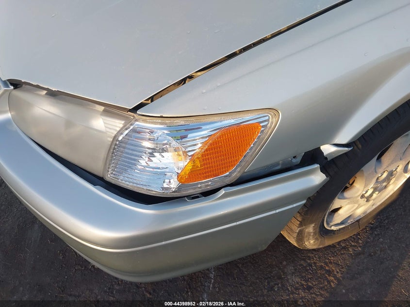 2000 Toyota Camry Le V6 VIN: 4T1BF22K7YU104888 Lot: 44398952