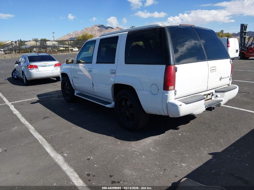 2000 Cadillac Escalade Standard