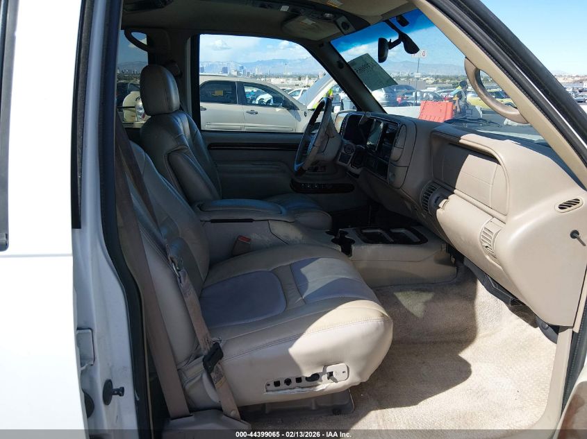 2000 Cadillac Escalade Standard