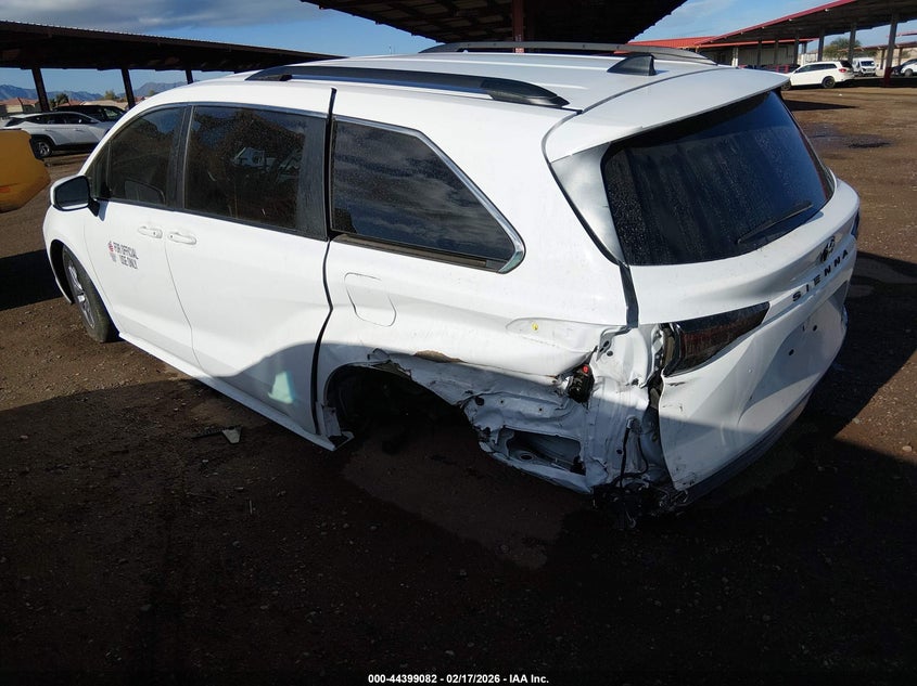2024 Toyota Sienna Le