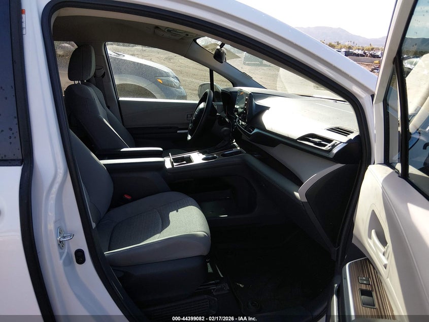 2024 Toyota Sienna Le