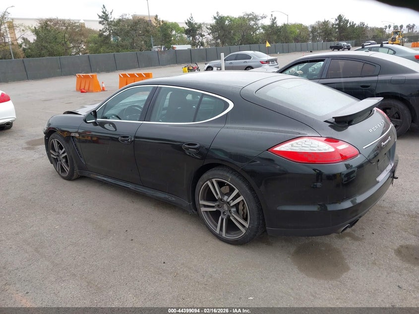 2010 Porsche Panamera 4S/S