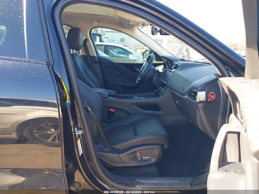 2019 Jaguar F-Pace 25T Premium