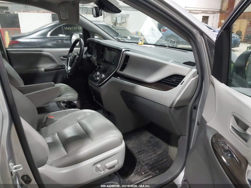 2018 Toyota Sienna Xle Premium 7 Passenger