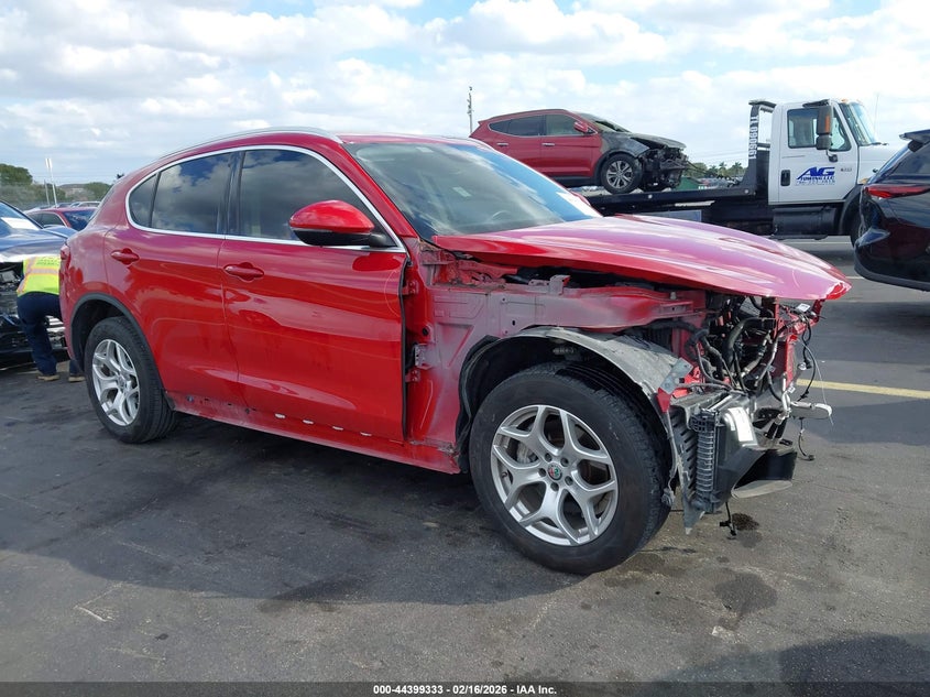 ZASPAJAN9L7C91807 ALFA ROMEO STELVIO Photo 1