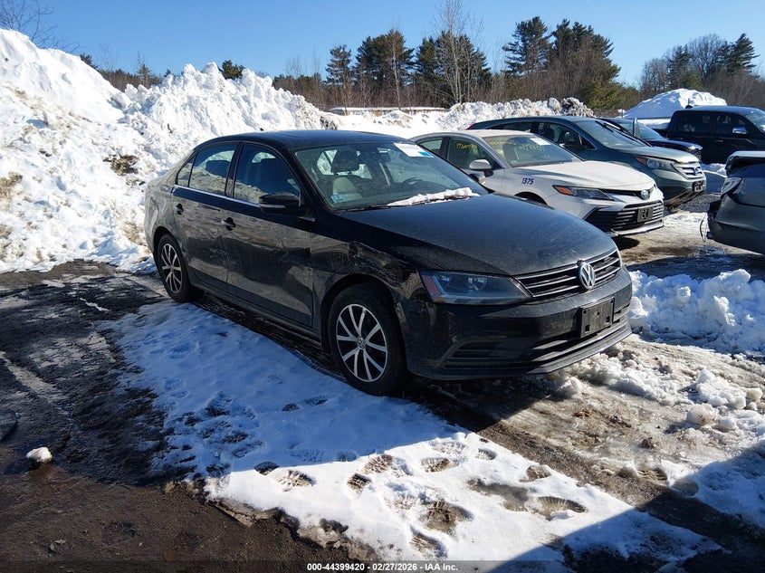 VOLKSWAGEN JETTA 2017. Lot# 44399420. VIN 3VWB67AJ8HM372957. Photo 1