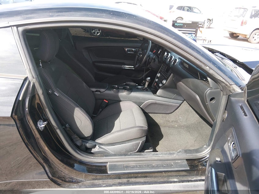 2016 Ford Mustang V6