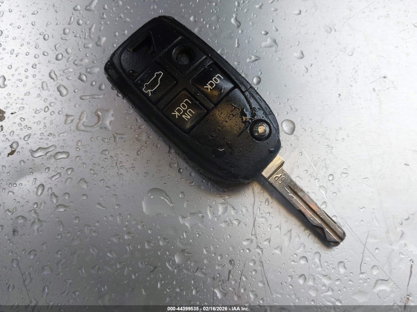 2004 Volvo V70 2.5T VIN: YV1SW59V542443106 Lot: 44399535