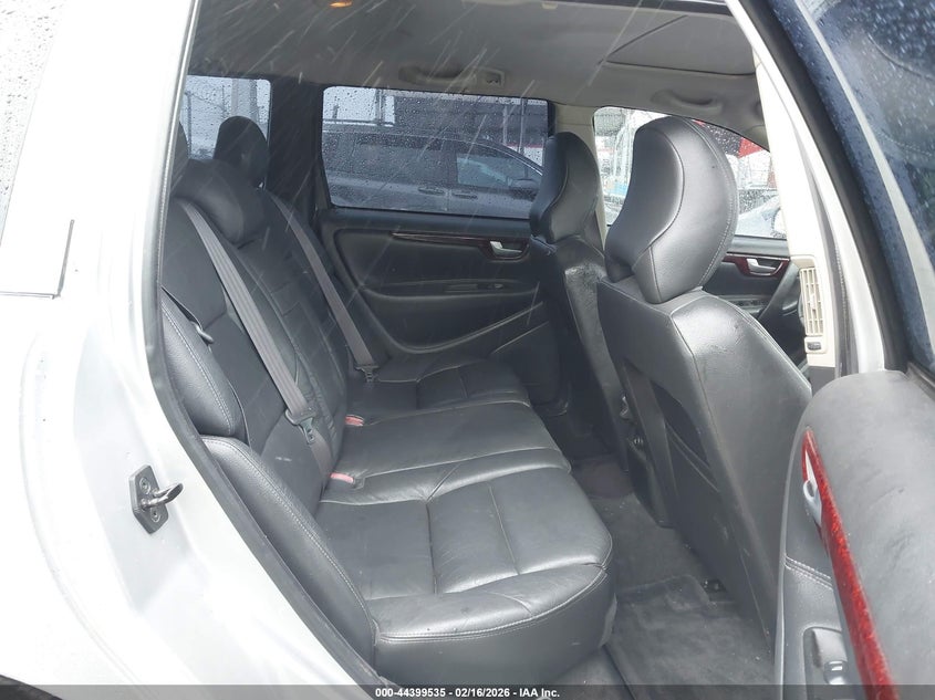 2004 Volvo V70 2.5T VIN: YV1SW59V542443106 Lot: 44399535
